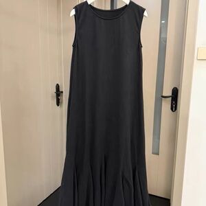 Elegant Black Sleeveless Dress